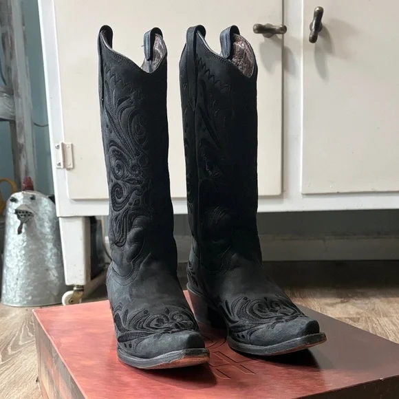 Circle G Black Embroidered Heeled Boots - Picture 1 of 6